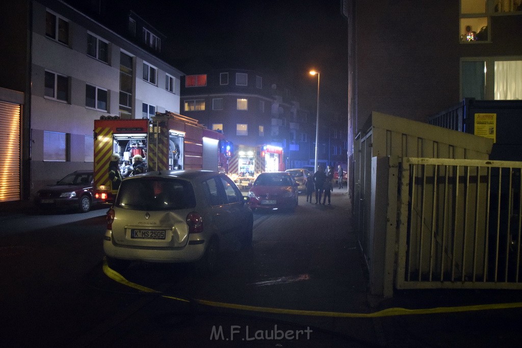 Feuer Papp Presscontainer Koeln Hoehenberg Bochumerstr P139.JPG - Miklos Laubert